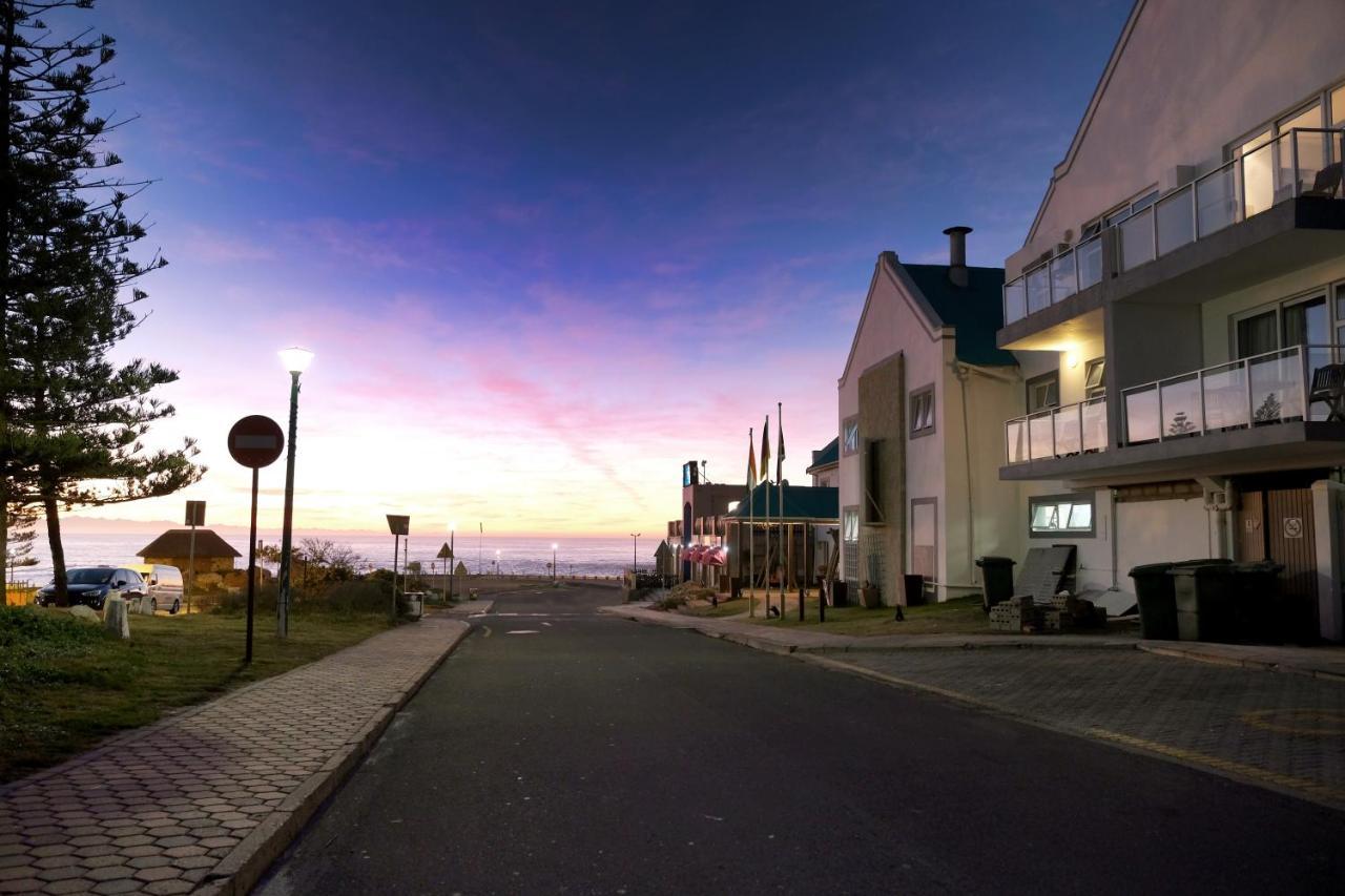 The Point Hotel & Spa Mossel Bay Bagian luar foto