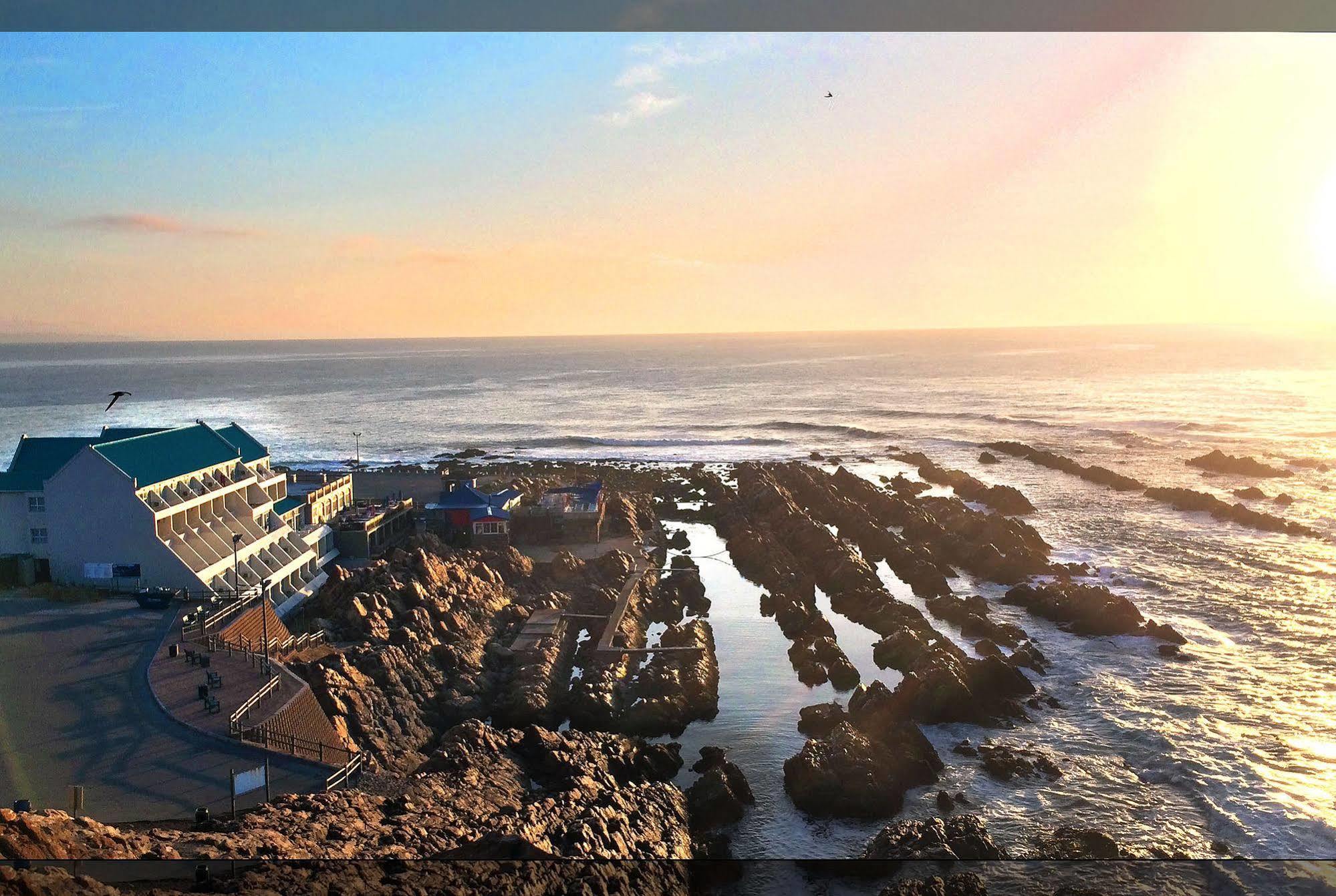 The Point Hotel & Spa Mossel Bay Bagian luar foto